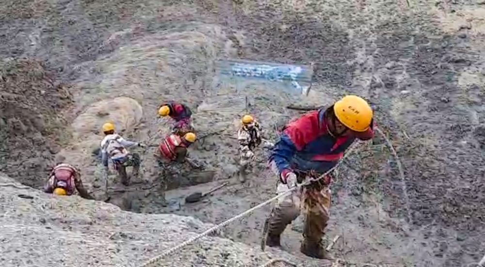 Chamoli: ITBP personnel carry out search and rescue operation at Tapovan Tunnel, after a glacier broke off in Joshimath in Uttarakhand’s Chamoli district causing a massive flood in the Dhauli Ganga river, Sunday, Feb. 7, 2021. More than 150 labourers working at the Rishi Ganga power project may have been directly affected. (PTI Photo)
